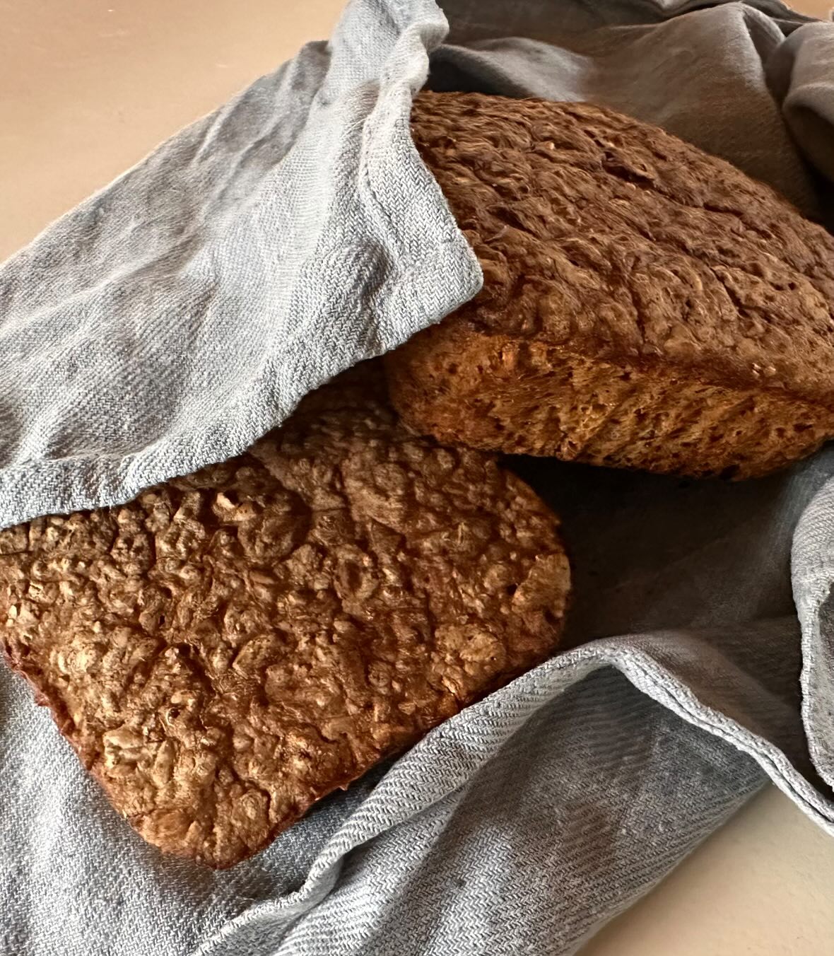 Rugbrød i airfryer – Danish Rye & More