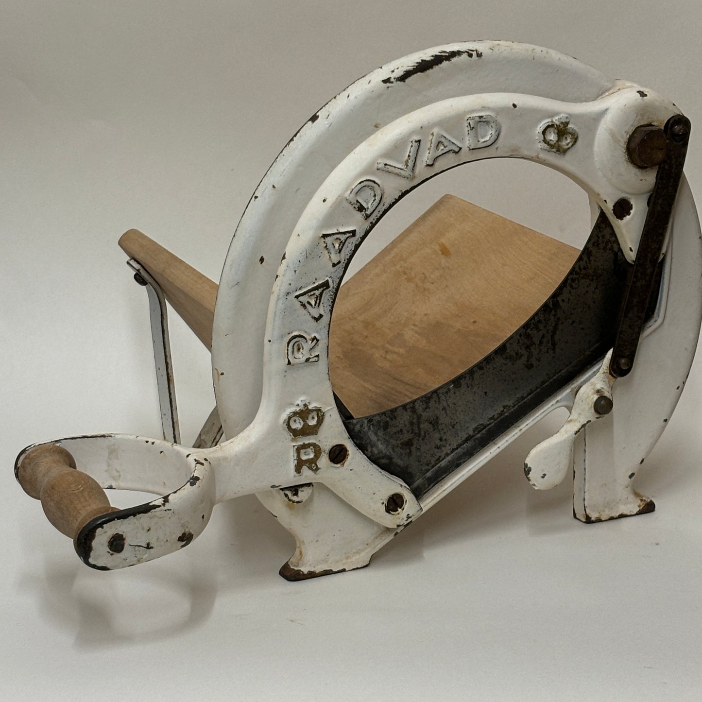 Danish rye bread slicer