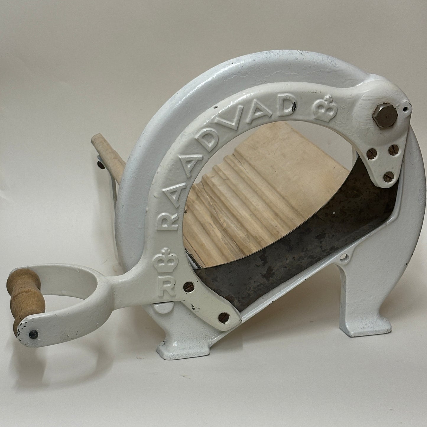 Danish rye bread slicer