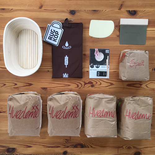 Starter package for light sourdough bread - Flour+Equipment+Course (in danish)